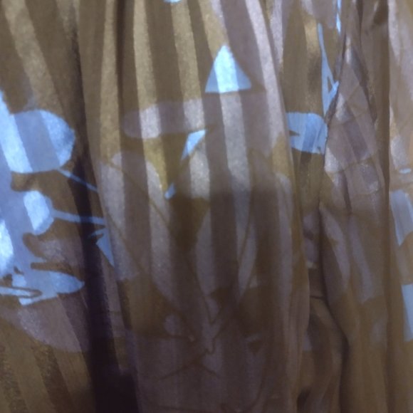 Dress - Picture 2 of 9